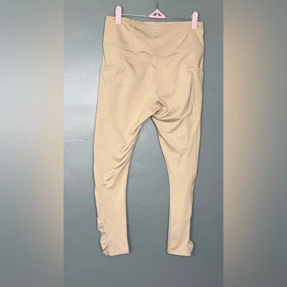 Free People Movement Ruched Ankle Legging in Clay NWOT - Picture 6 of 7